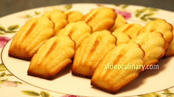 Madeleines (French small cakes)