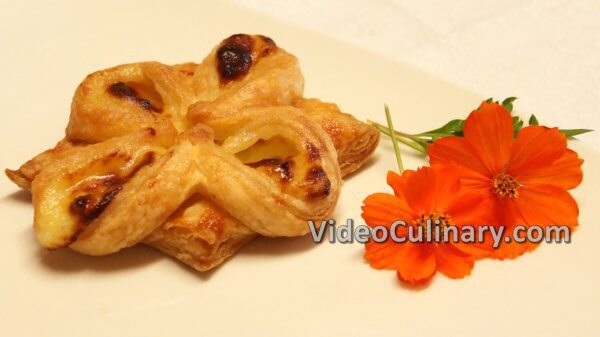 Puff Pastry Flowers Filled With Pastry Cream