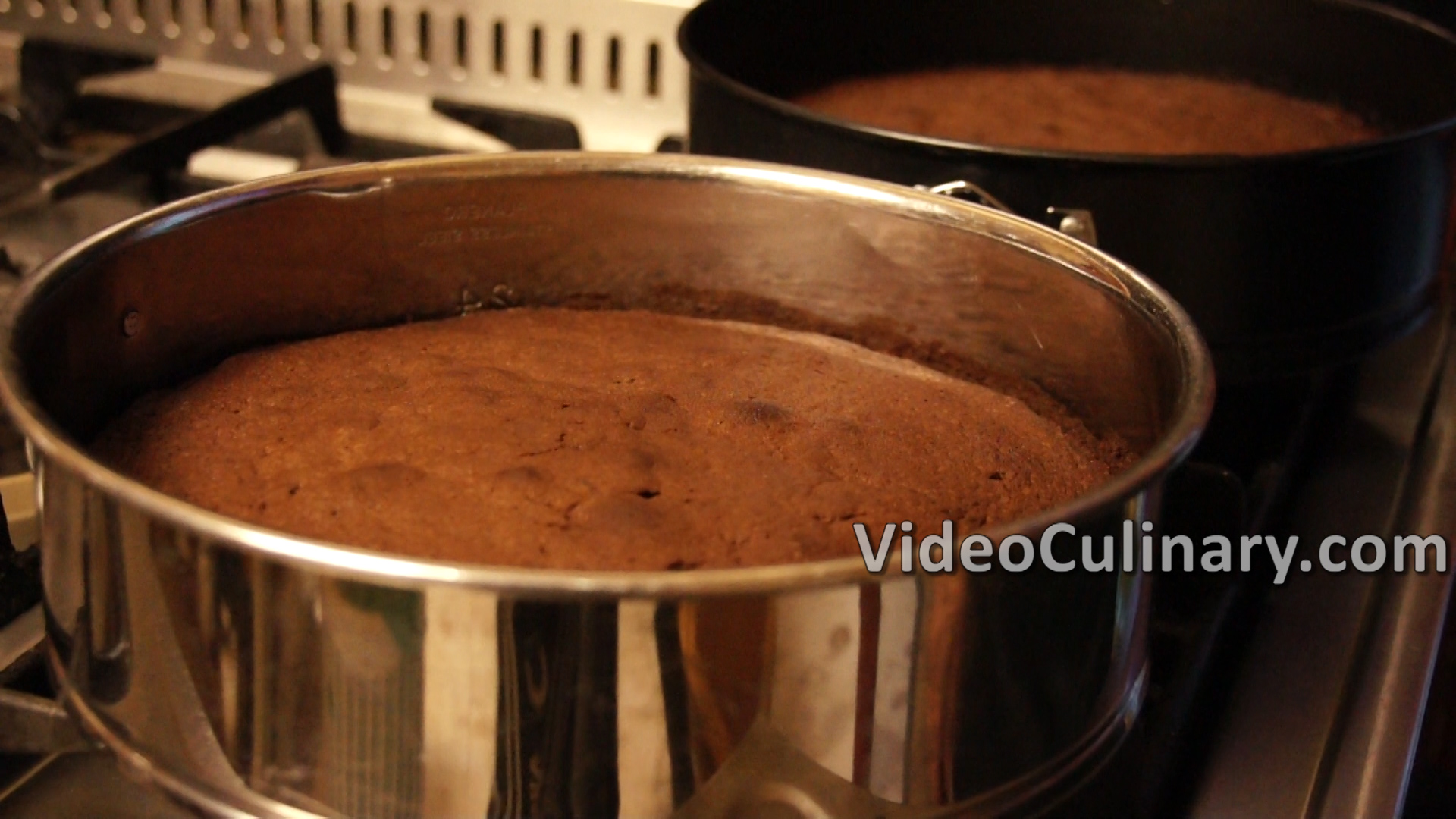 snickers-cake_5 - Videoculinary.com